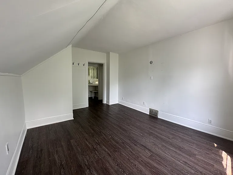 4 Peel St #2 — Photo 6