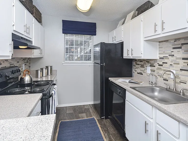 Tara Bridge Apartments — Photo 30