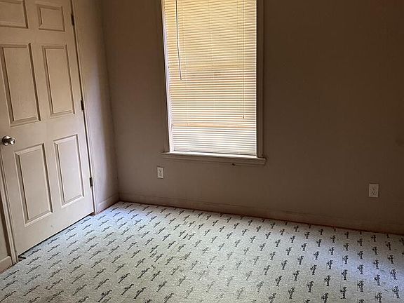4th image of 2408 Stevenson St