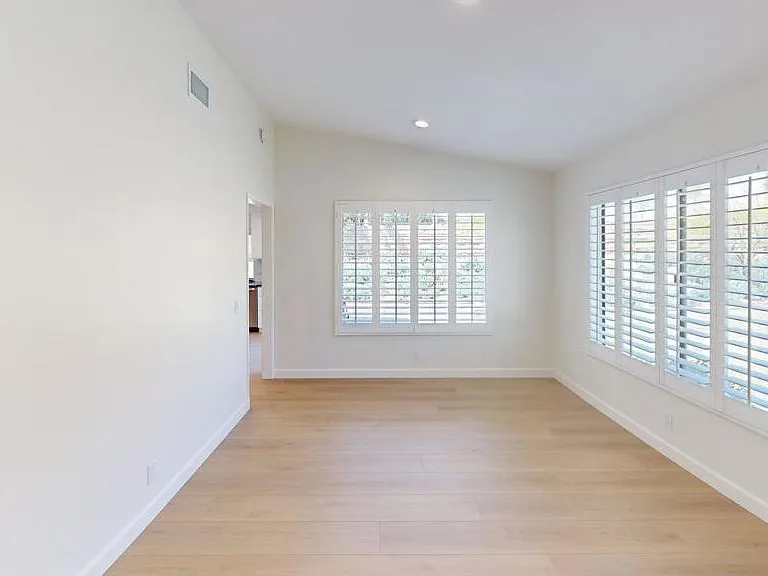 1502 Briarglen Ave — Photo 8