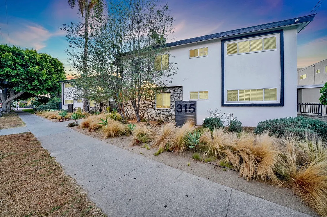 1 bed, 750 sqft, $2,450 — Photo 1