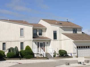 558 7th St, Avalon, NJ 08202