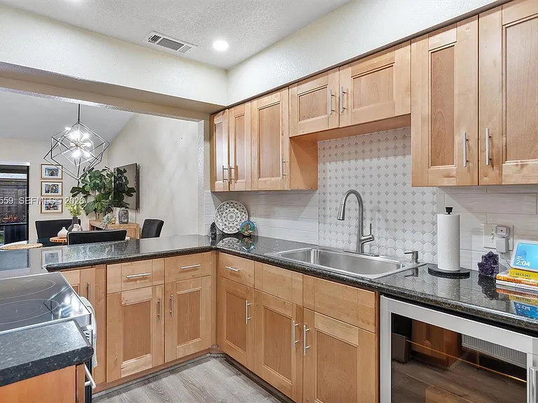 1581 NW 98th Way #1581 — Photo 23