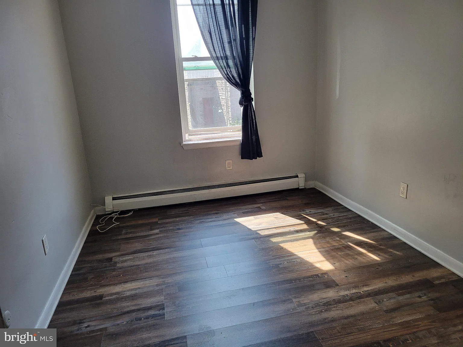 1 bed, 1.0 bath, 500 sqft, $1,200 — Photo 3