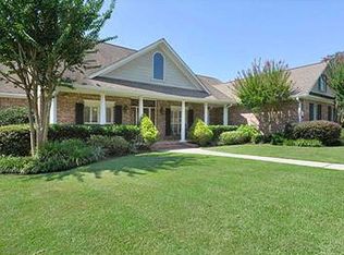 122 Surgeres Pl, Ocean Springs, MS 39564