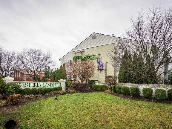 2nd image of 4404 Wisteria Landing Cir Unit 202