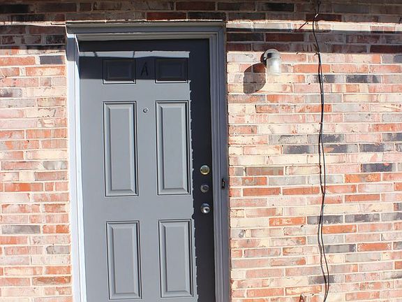 2nd image of 1303 Wales Dr APT A