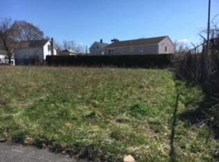 27 Tiffany Dr, Fall River, MA 02723