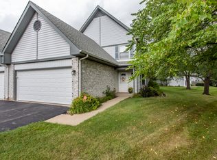 1475 Hazelwood Ct, Gurnee, IL 60031
