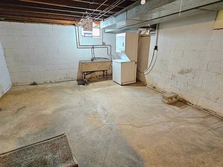 548 Arlington Ave — Photo 13