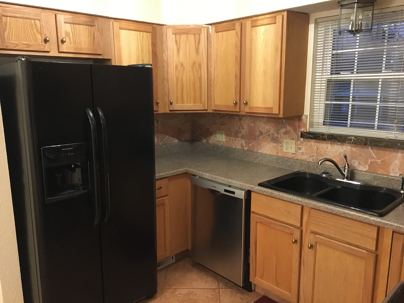 3 bed, 1200 sqft, $1,150 — Photo 3