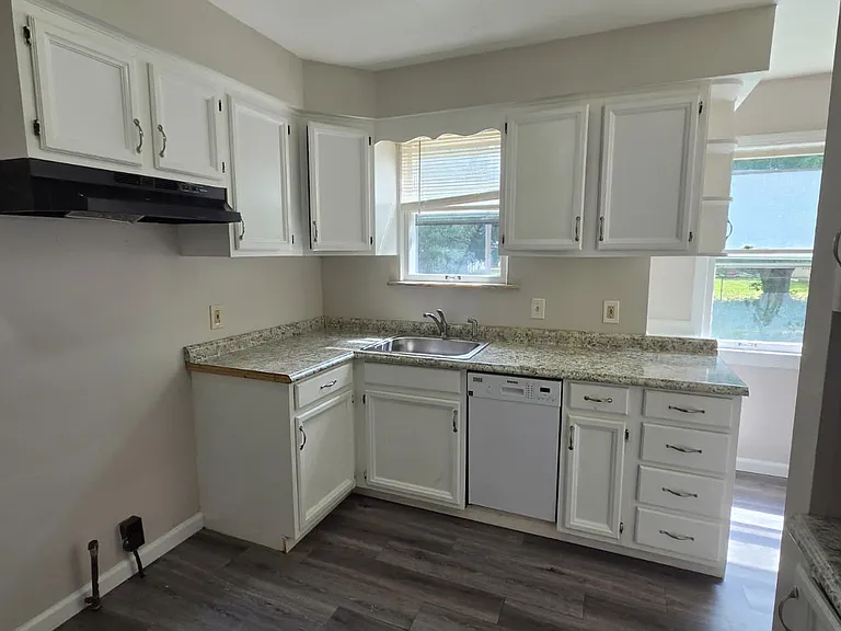 1361 Villa Dr — Photo 5