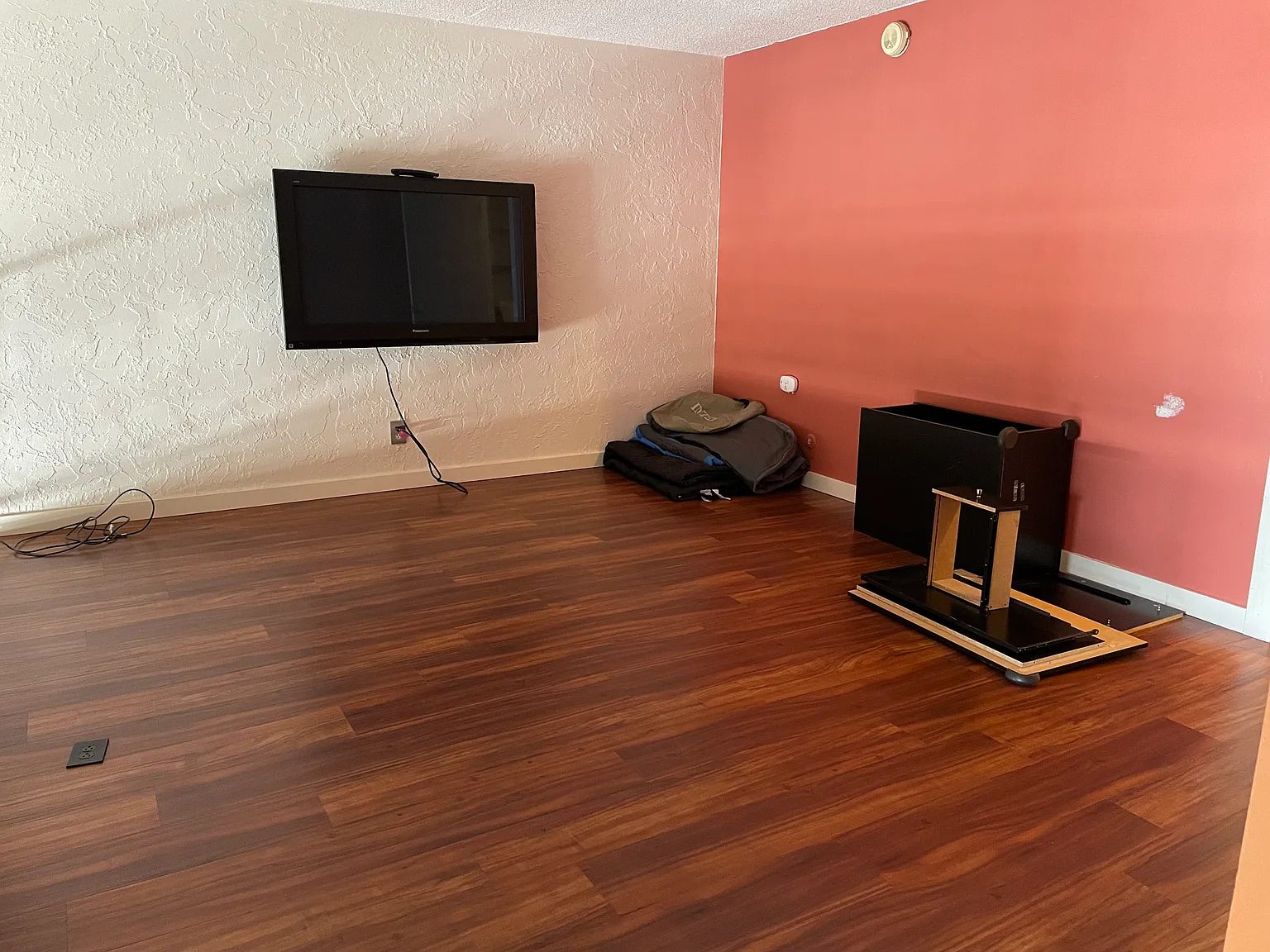 3 bed, 1265 sqft, $1,300 — Photo 2