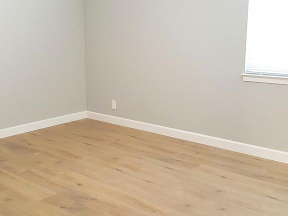 4th image of 2831 Malabar Ave APT 2