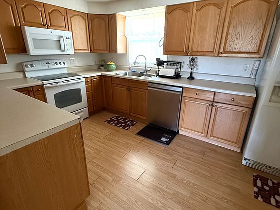 5th image of 2121 Shawnee St