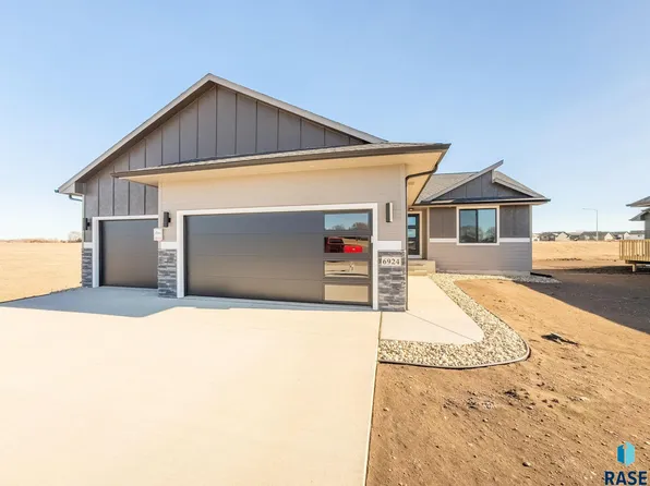 6924 W 5th St, Sioux Falls, SD 57107