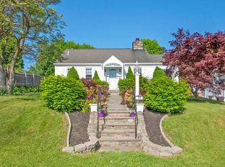 15 Grove St, Danbury, CT 06810