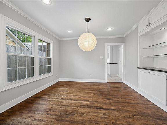 4th image of 2108 White Oak Dr