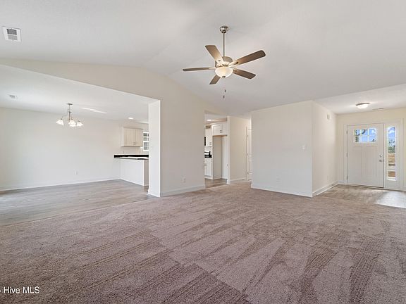 5th image of 424 Montgomery Drive