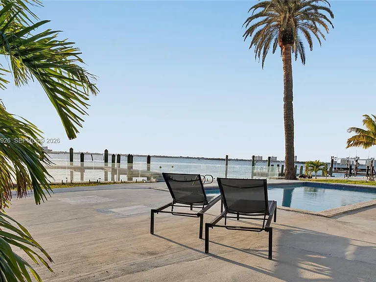 1101 S Shore Dr #1 — Photo 35