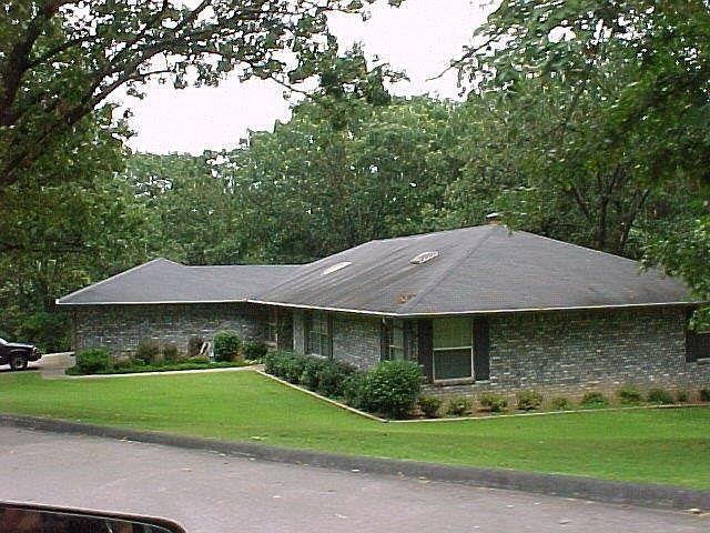 1st image of 16470 Hickory Dr