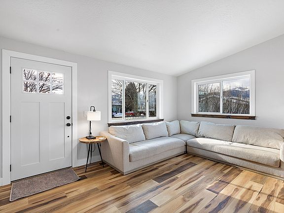3rd image of 8860 Grouse Dr