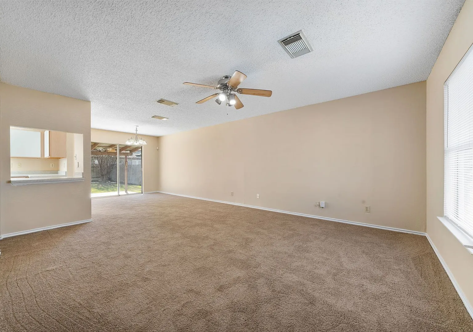 3 Bedroom/2.5 Bath Dover Subdivision — Photo 4