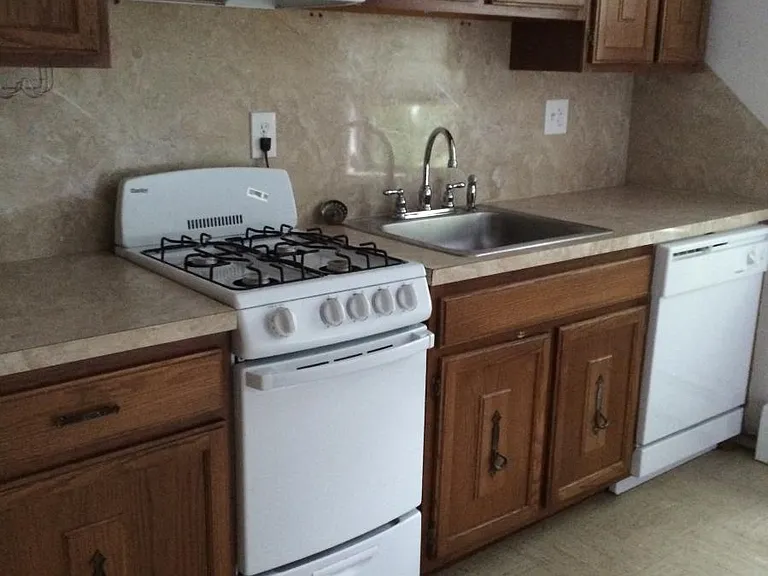 367 Alden Ave #2 — Photo 4