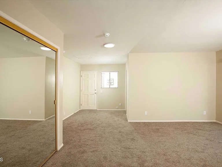 7046 Murietta Ave #7046 — Photo 8