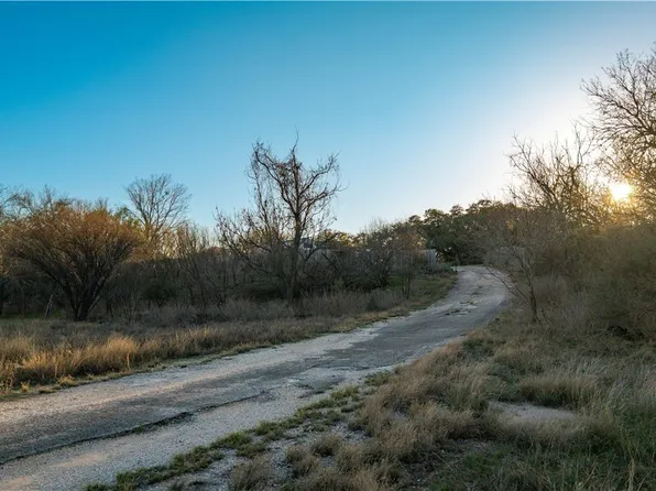 1251 Ervendberg Ave, New Braunfels, TX 78130