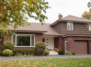 78 Keswick Rd, Amherst, NY 14226