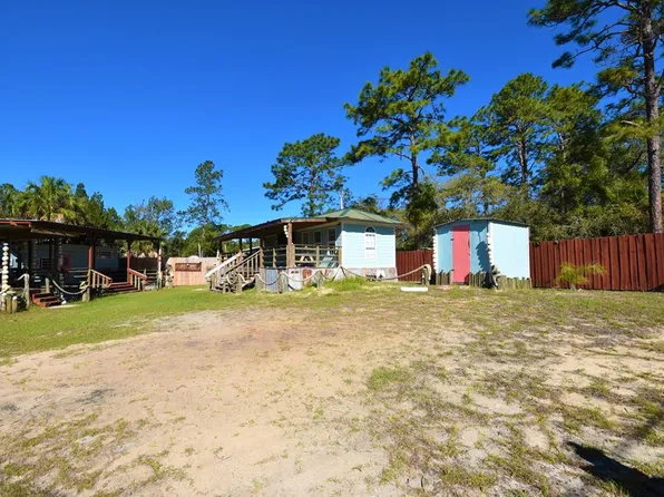 11 6th St SE, Steinhatchee, FL 32359