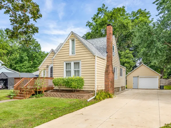 130 W Garfield St, Waterman, IL 60556