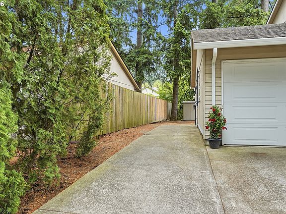 5th image of 23047 SW Saint Charles Way