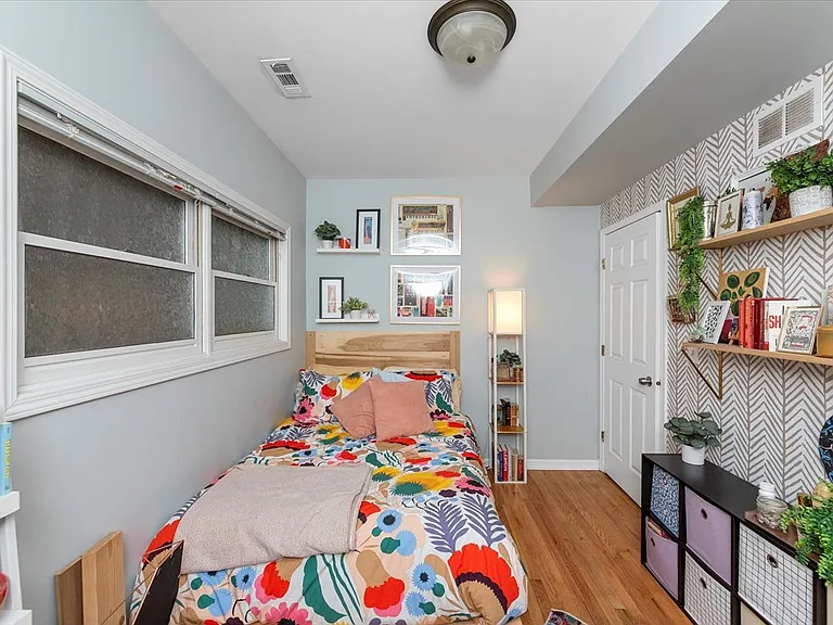 1510 N Elk Grove Ave #1 — Photo 10