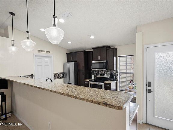 3rd image of 10310 WOODLEY POINT Road