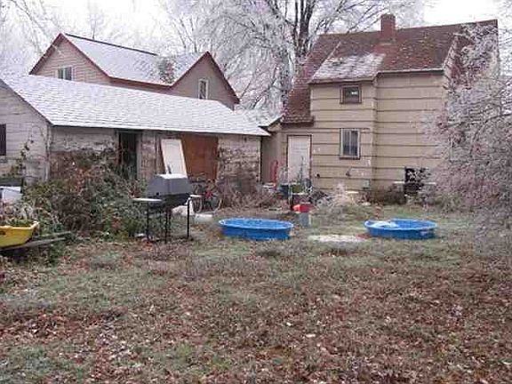 4th image of 815 Edgewood St