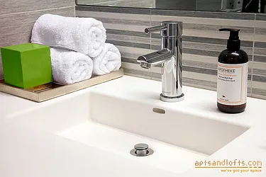 Rented by aptsandlofts.com