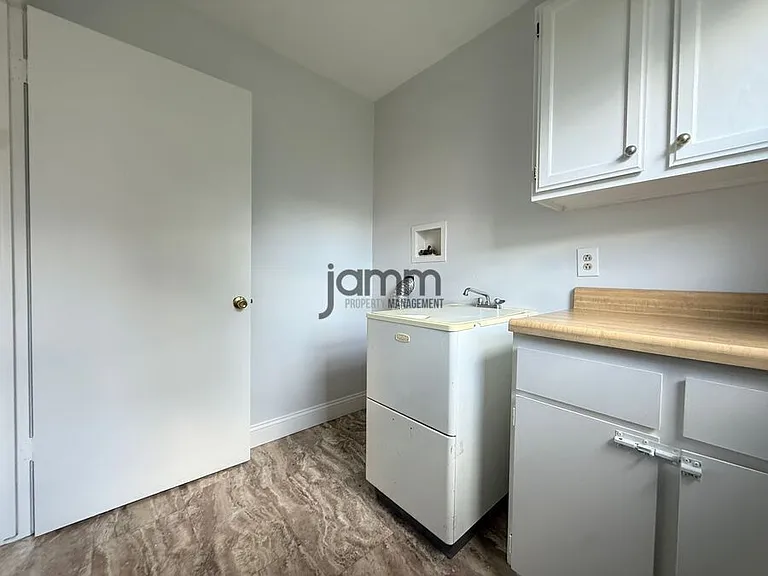 24113 E Silsby Rd — Photo 9