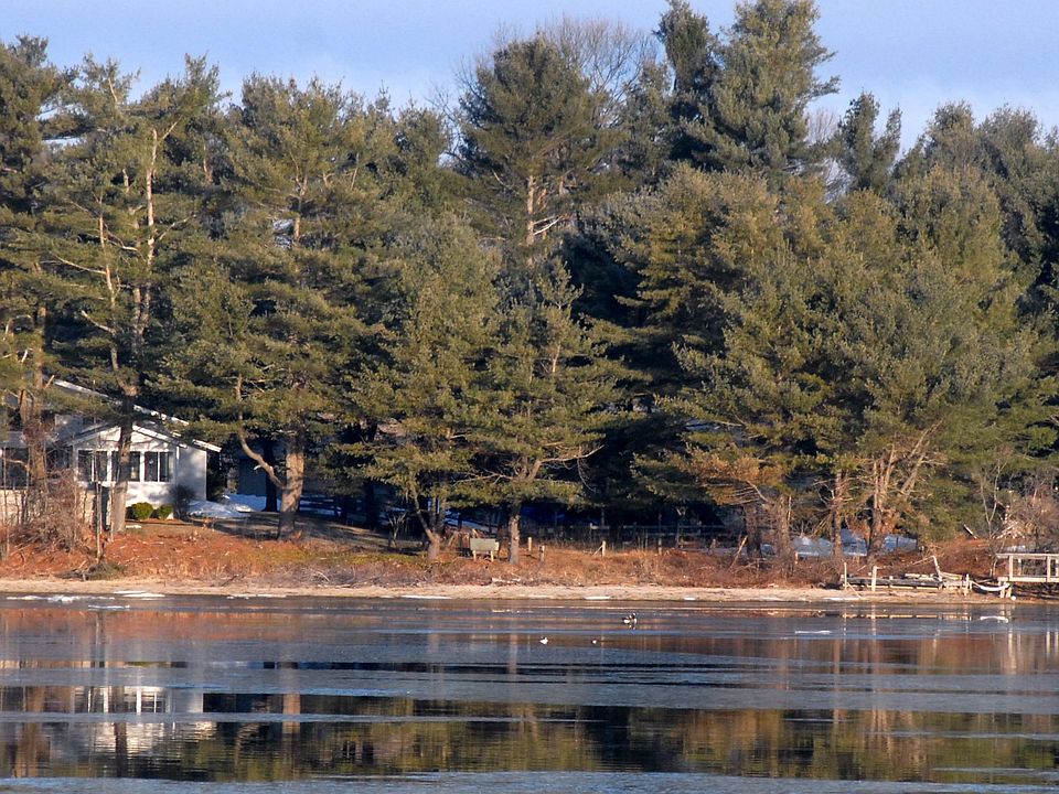 2nd image of 40 Riverwood Dr