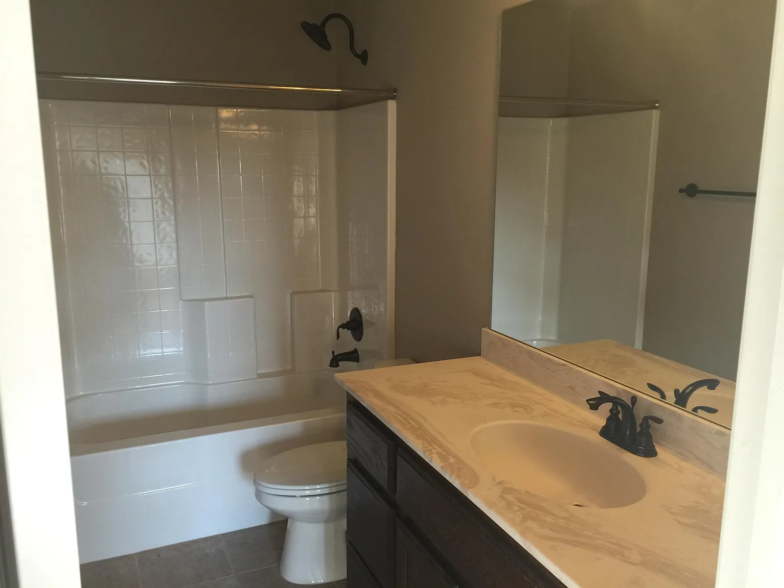 3 bed, 1280 sqft, $1,560 — Photo 4