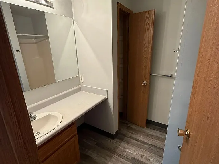 622 Elm St — Photo 3