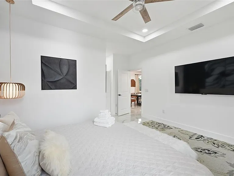 2075 Jewell Ave — Photo 18