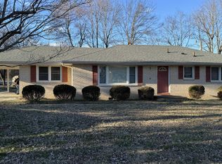 155 Riverside Dr, Paducah, KY 42003