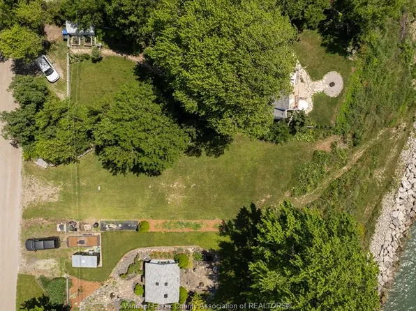 143 Howe Ave, Essex, ON N0R 1G0