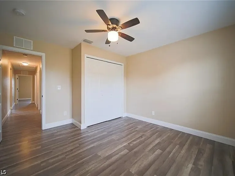 604 Thomas Sherwin Ave S — Photo 17