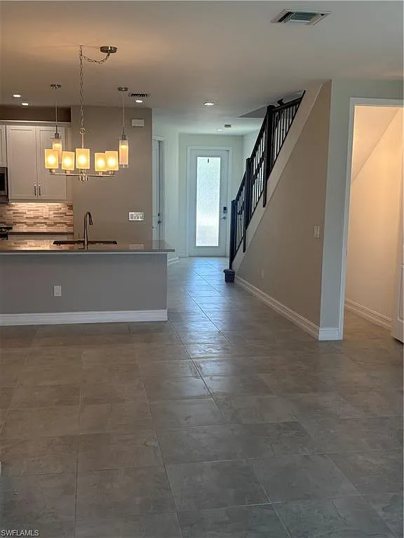 3 bed, 2.5 bath, 1771 sqft, $3,100 — Photo 2