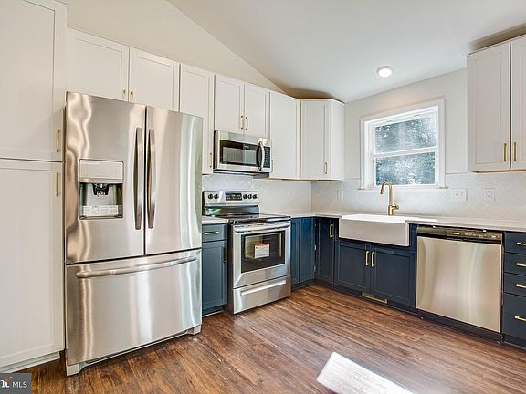 2nd image of 77 Woodland