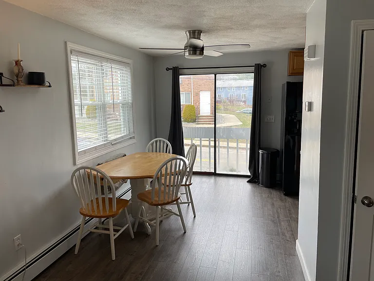 950 Admiral St #4 — Photo 4