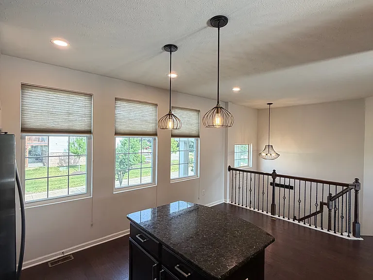 5975 N Pointe Dr — Photo 6